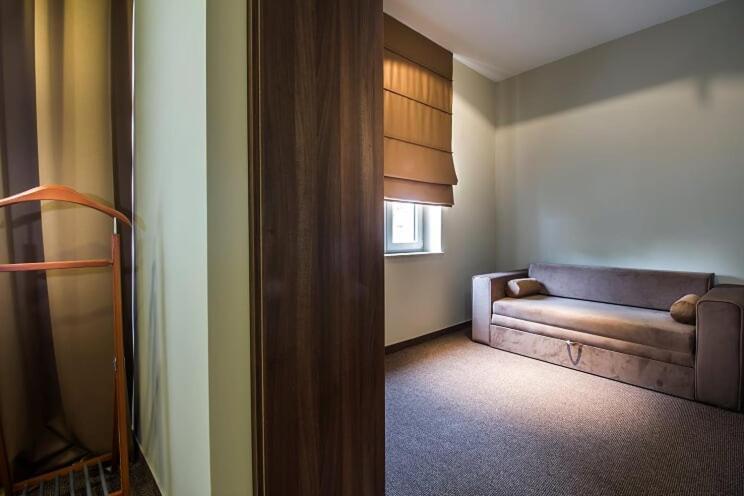 Central Luxury Rooms Omis Bagian luar foto