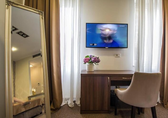 Central Luxury Rooms Omis Bagian luar foto
