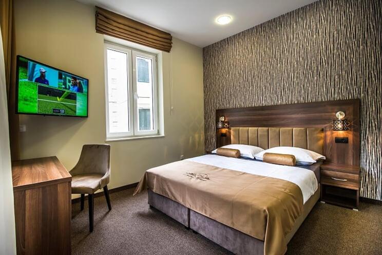Central Luxury Rooms Omis Bagian luar foto